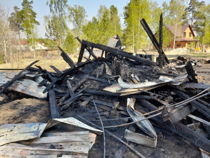 Новоалтайским МСО СУ СКР по Алтайскому краю возбуждено уголовное дело по факту смерти при пожаре 13-летней девочки